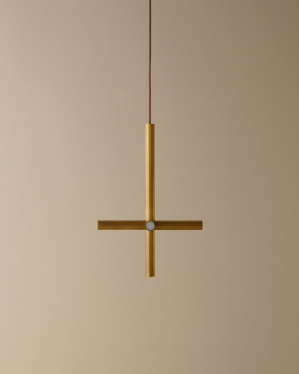 Petrine Single Pendant